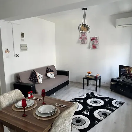 Apartman New No2 In The Middle Off Famagusta & Netflix Famaguszta