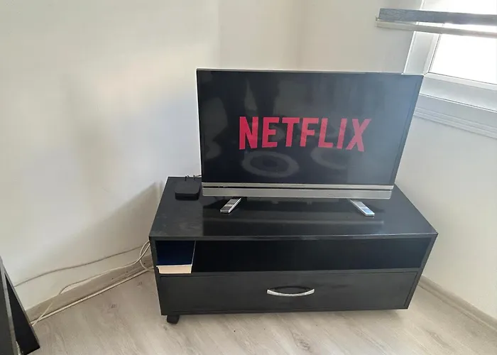 New No2 In The Middle Off Famagusta & Netflix アパート *