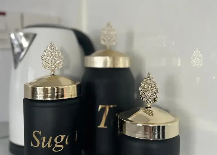 New No2 In The Middle Off Famagusta & Netflix * ファマグスタ