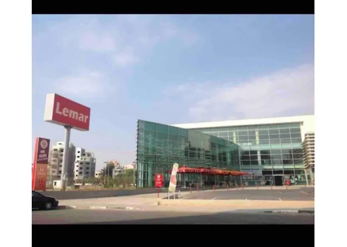 アパート New No2 In The Middle Off Famagusta & Netflix ファマグスタ