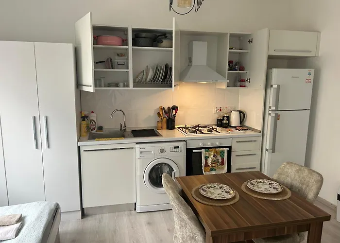 New No2 In The Middle Off Famagusta & Netflix * ファマグスタ