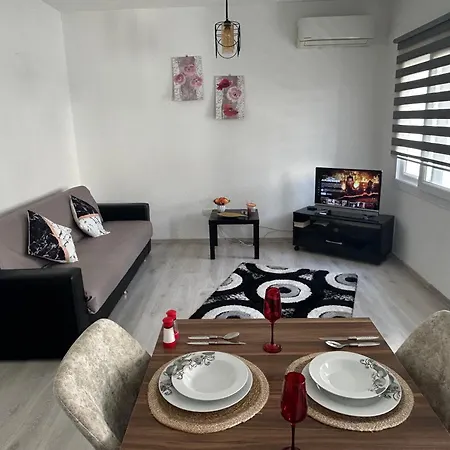 Lägenhet New No2, 1 Single In The Middle Off Famagusta & Netflix Famagusta (Northern Cyprus)